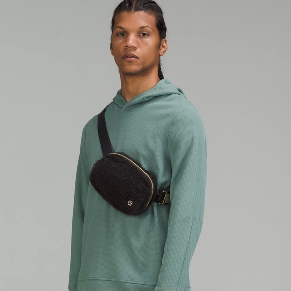 NWT Lululemon Wear Everywhere Belt Bag *fleece - Picture 5 of 7